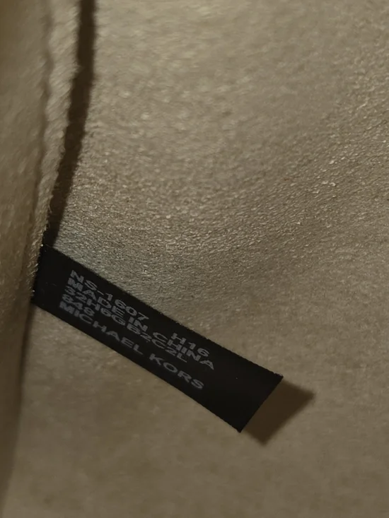 Michael Kors Red Leather Crossbody Phone Pouch with Gold Chain - Picture 4 of 11